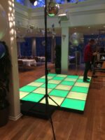 Leje af LED dansegulv, 240 cm * 360 cm. Lagt og nedtaget.