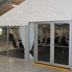 Glasdør til telt, aflåselig, dobbelt.