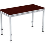 Scenepodie på 1*2 m med 4 ben.